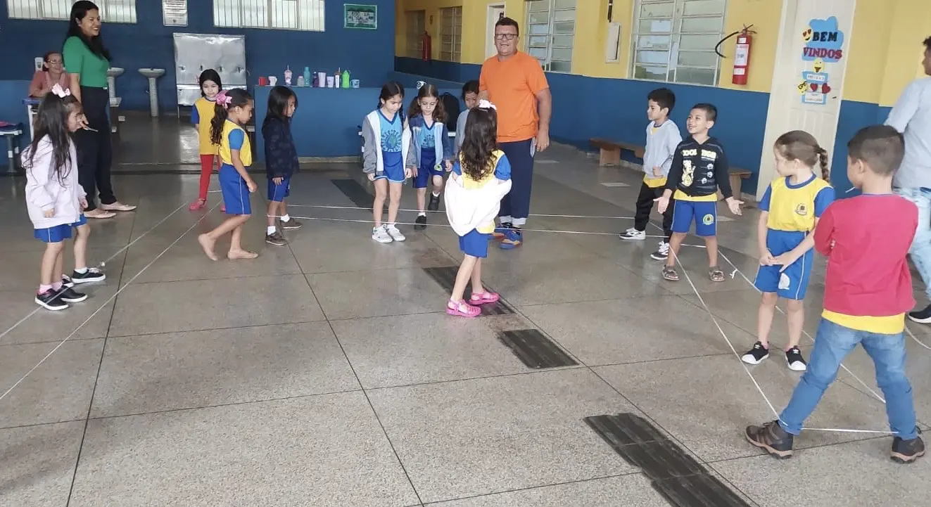 Festival de Brincadeiras Populares resgata tradição e cultura na Escola Santo Antônio