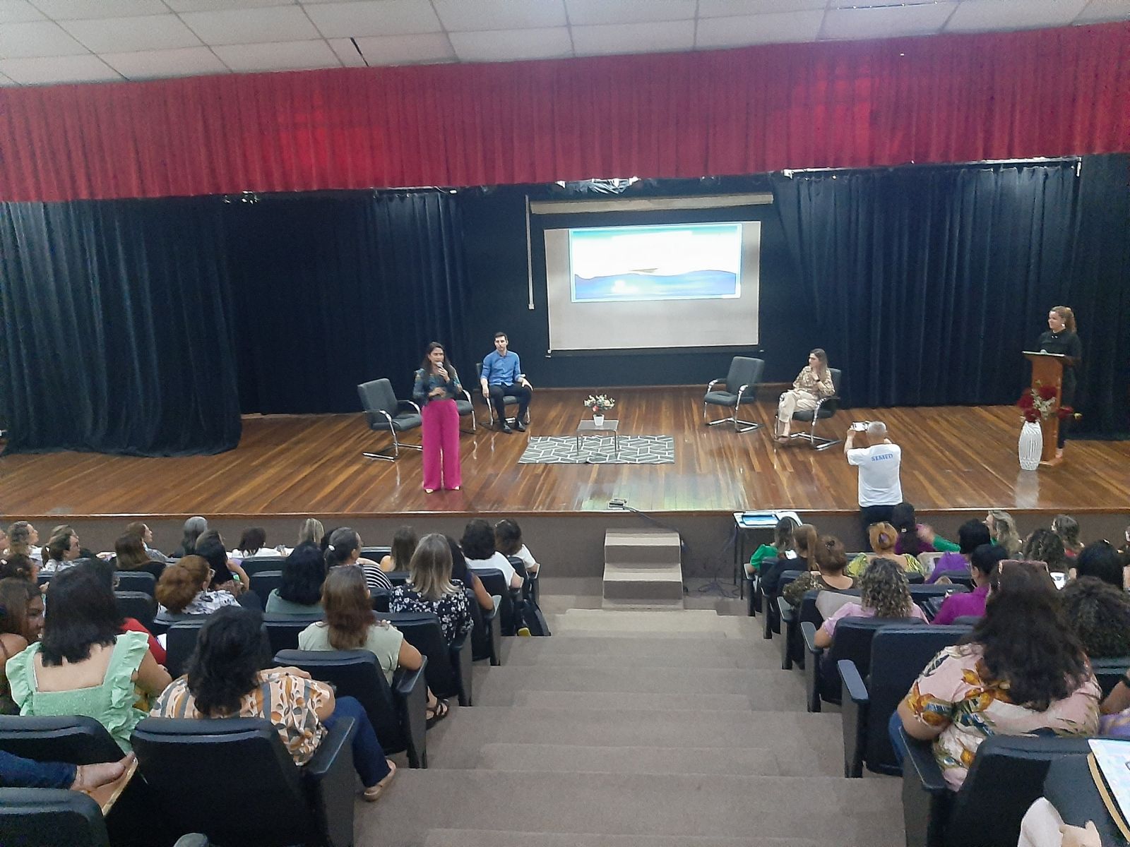 Encontro reuniu gestores de escolas das zonas urbana e rural