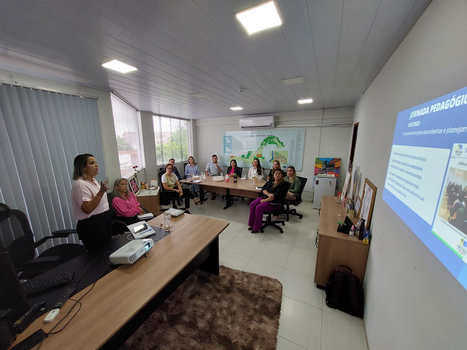 O encontro aconteceu na sede da secretaria