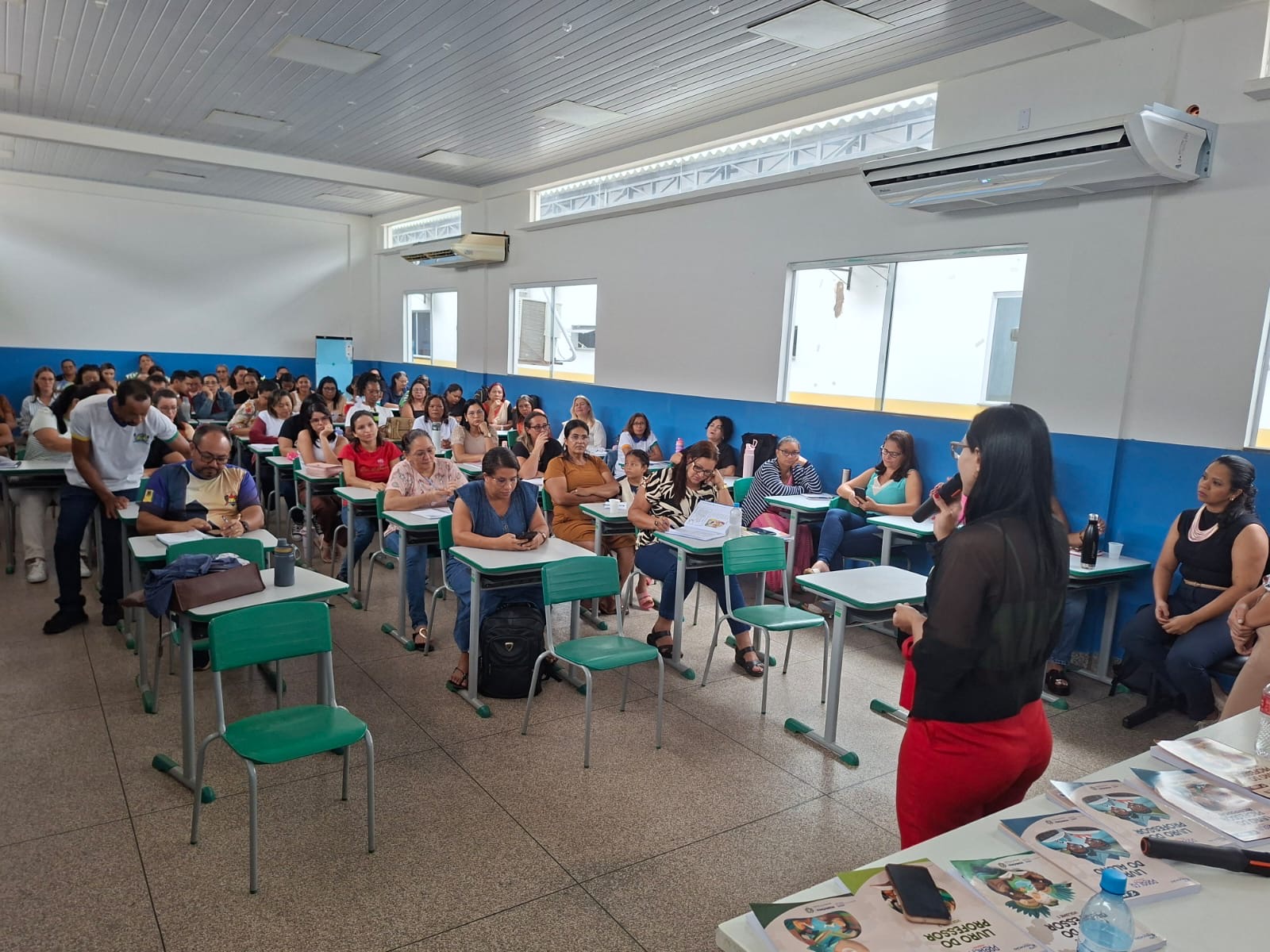Ciclo formativo tem a expectativa de atender aproximadamente 230 profissionais da educação