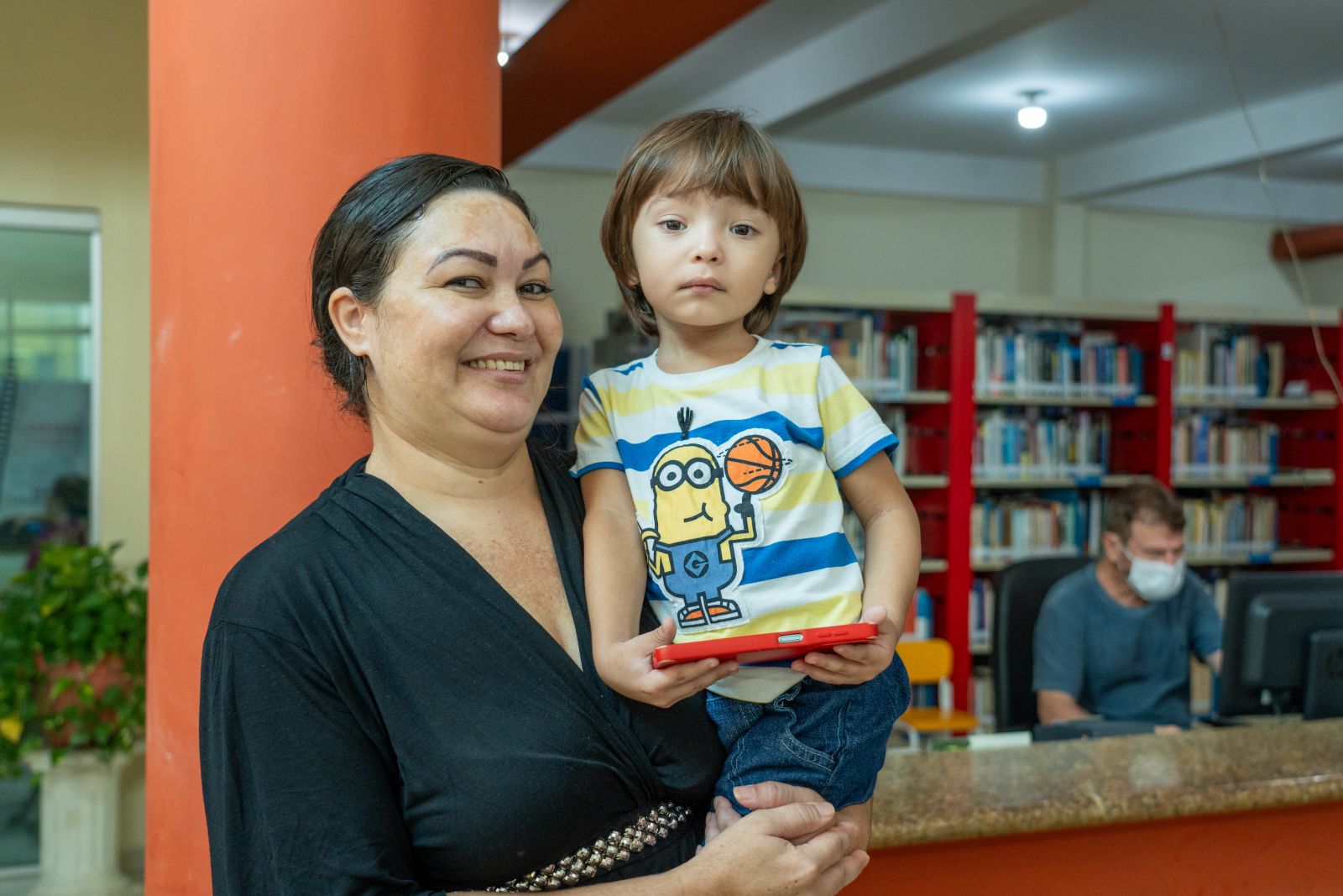 Maria Souza comemorou a conquista da vaga para seu filho José de 2 anos