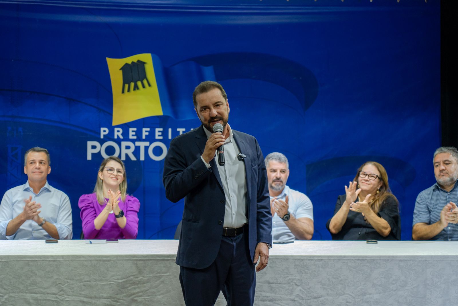 Prefeito destacou papel dos professores e merendeiros para a educação municipal