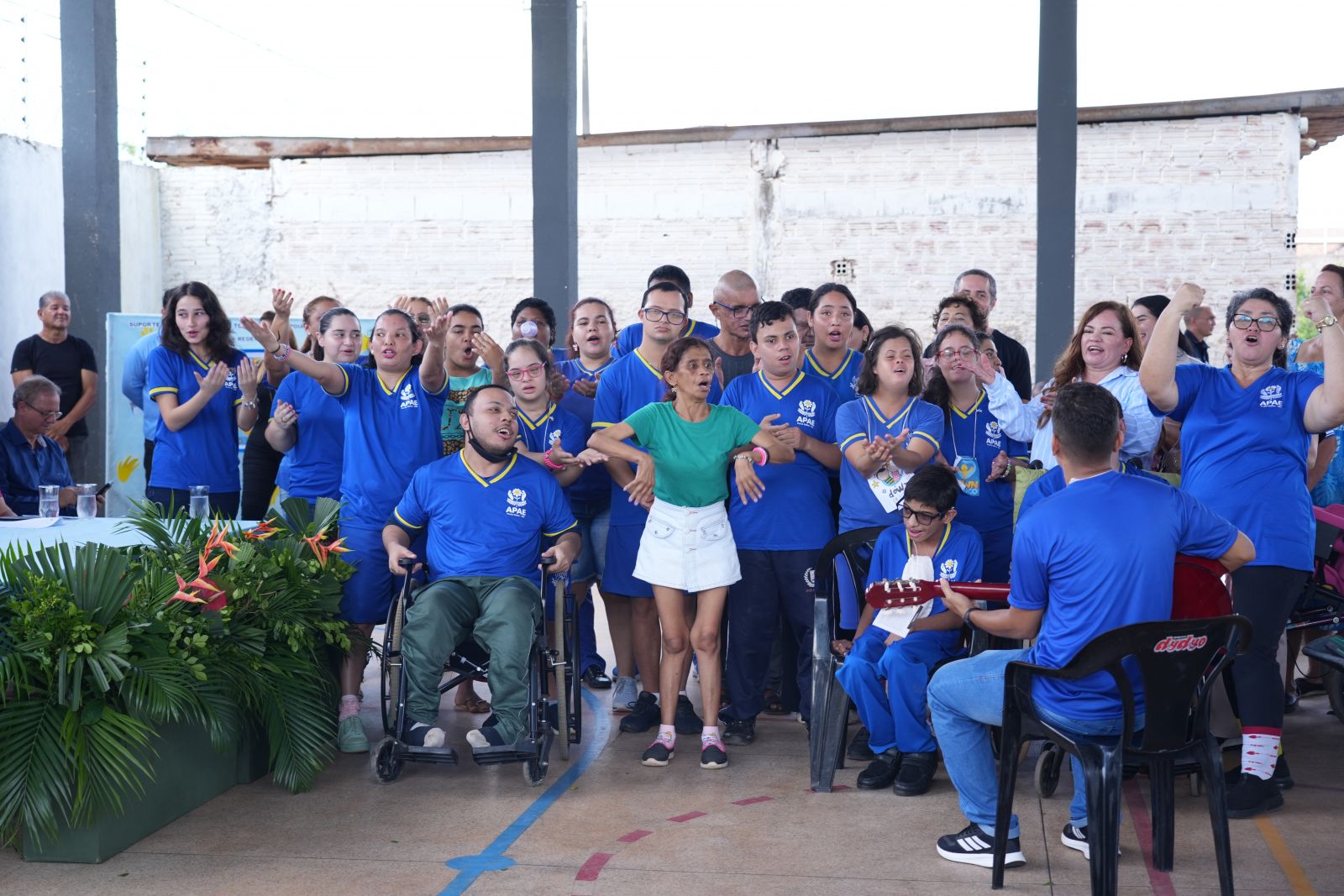 Evento contou também com apresentação dos alunos da Apae na dança e na música