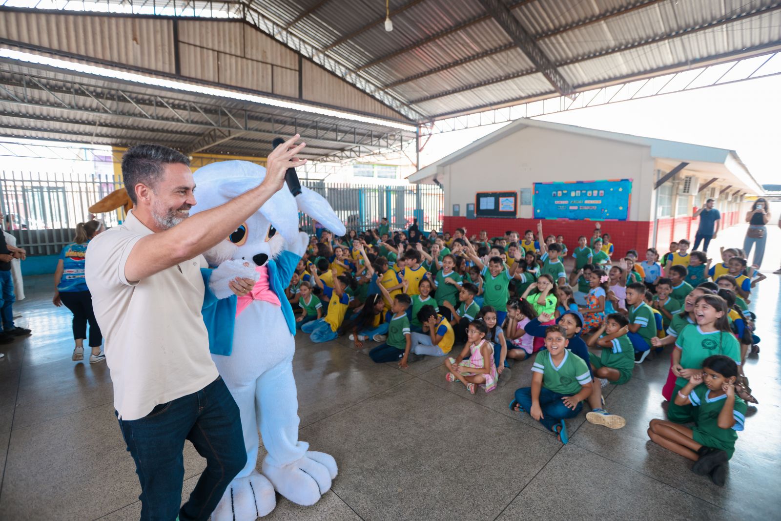 Prefeito decidiu ir até a escola e promover uma manhã cheia de diversão