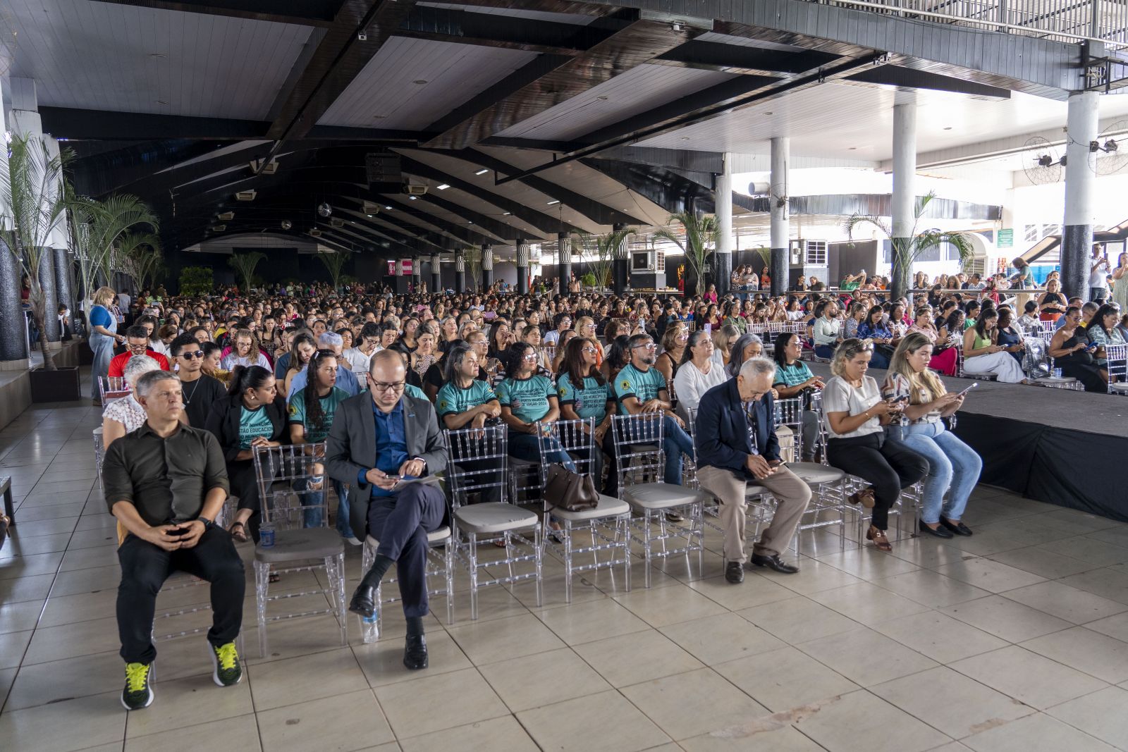 Evento reuniu 1.500 profissionais da rede de ensino