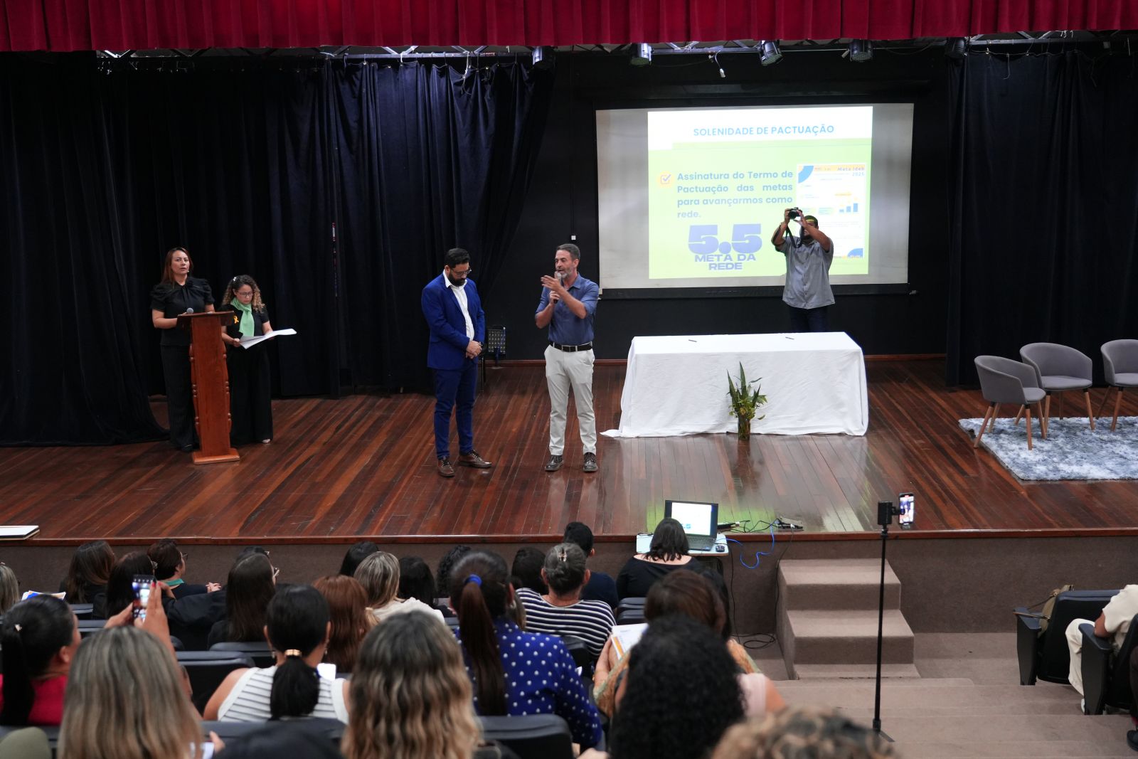 Para Léo Moraes, esse pacto é essencial para melhorar os indicadores da educação