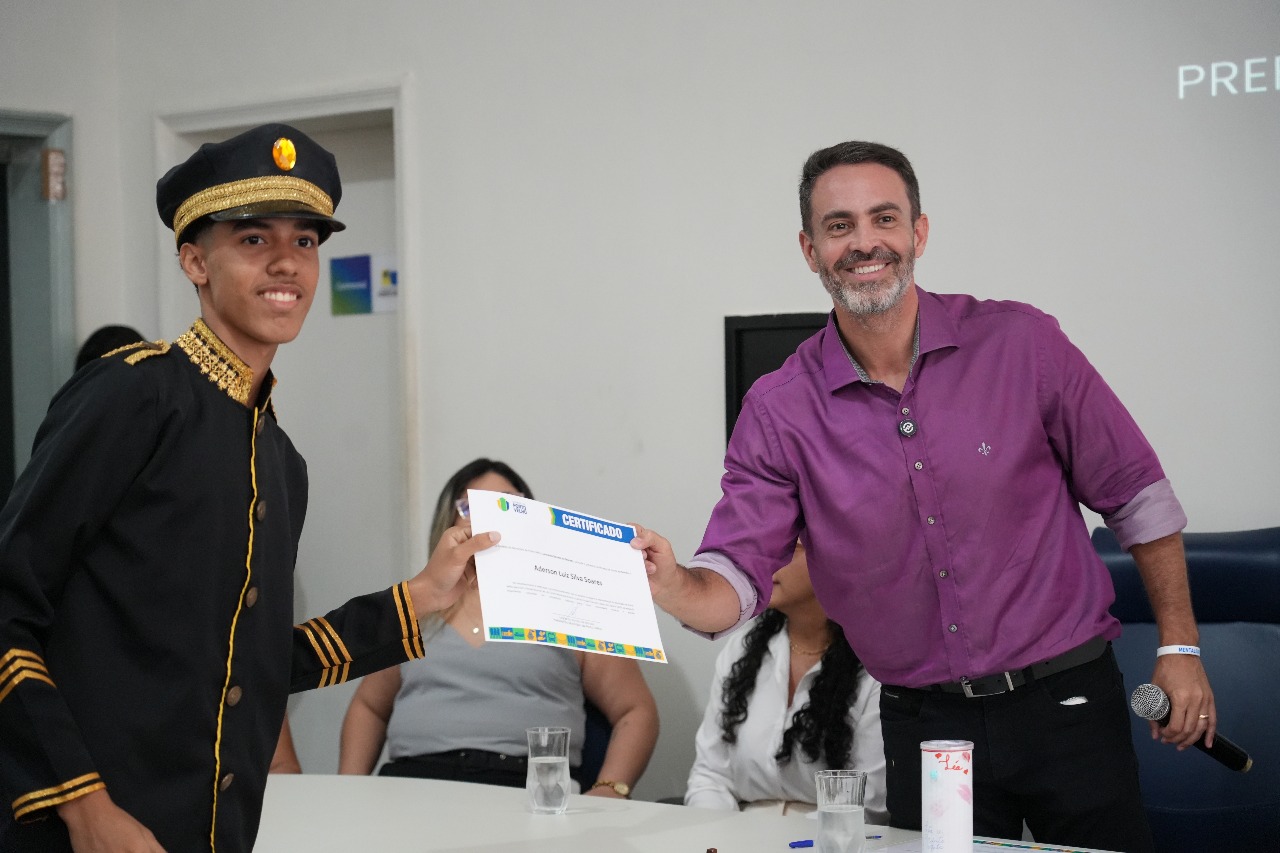 Como forma de agradecimento, receberam certificados que foram entregues pelo prefeito de Porto Velho, Léo Moraes
