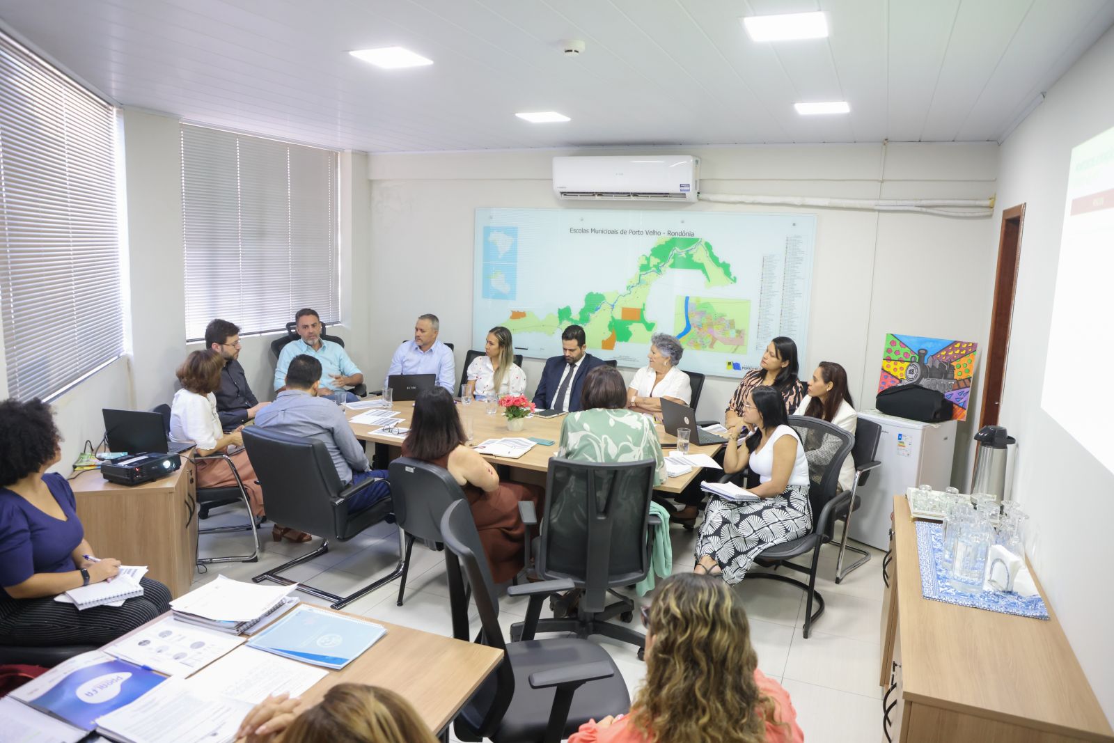 Comitê tem como objetivo acompanhar a implementação da política de alfabetização nos municípios parceiros