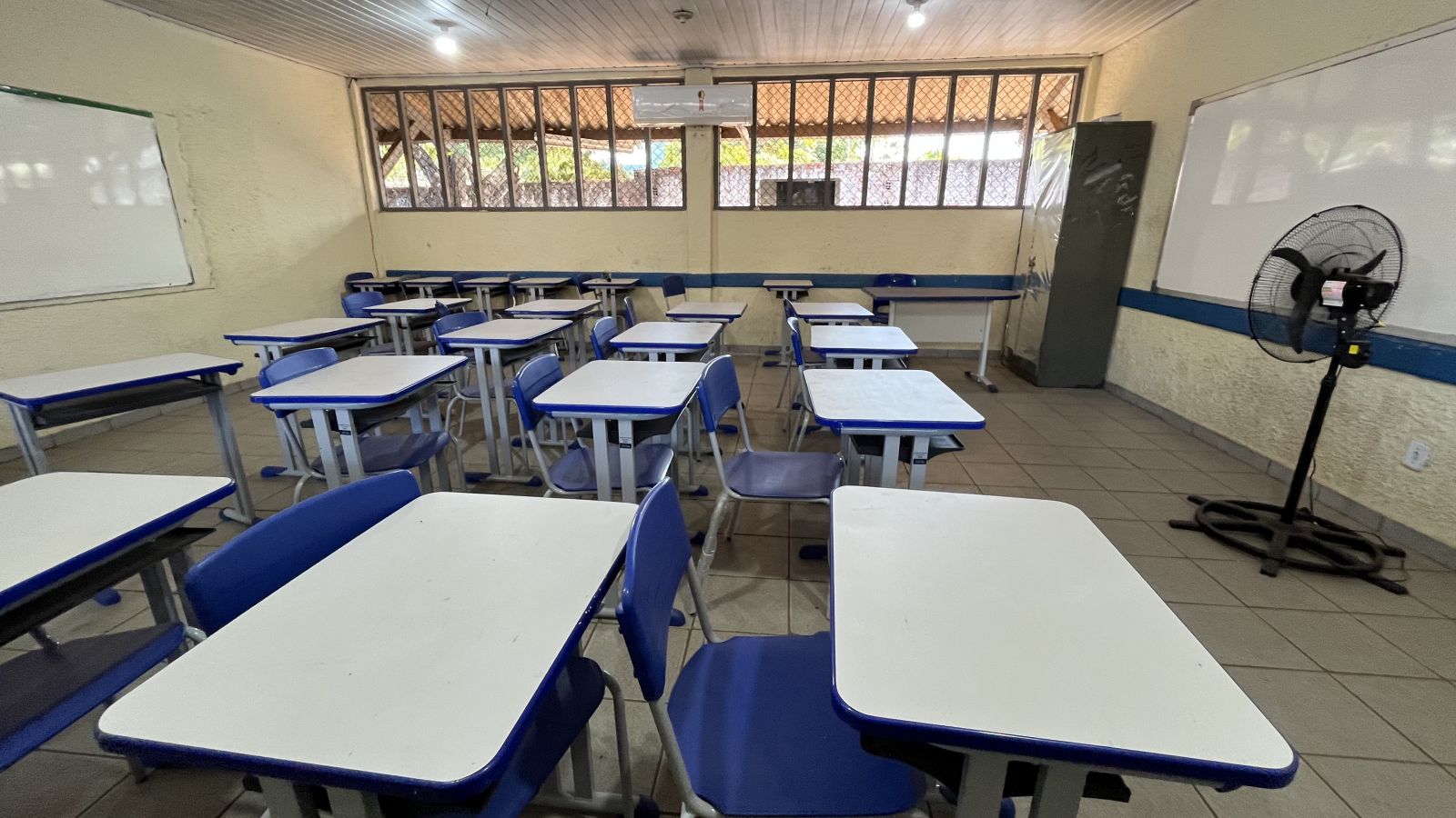 Os vãos serão fechados com placas de drywall para maior eficiência energética e resfriamento das salas