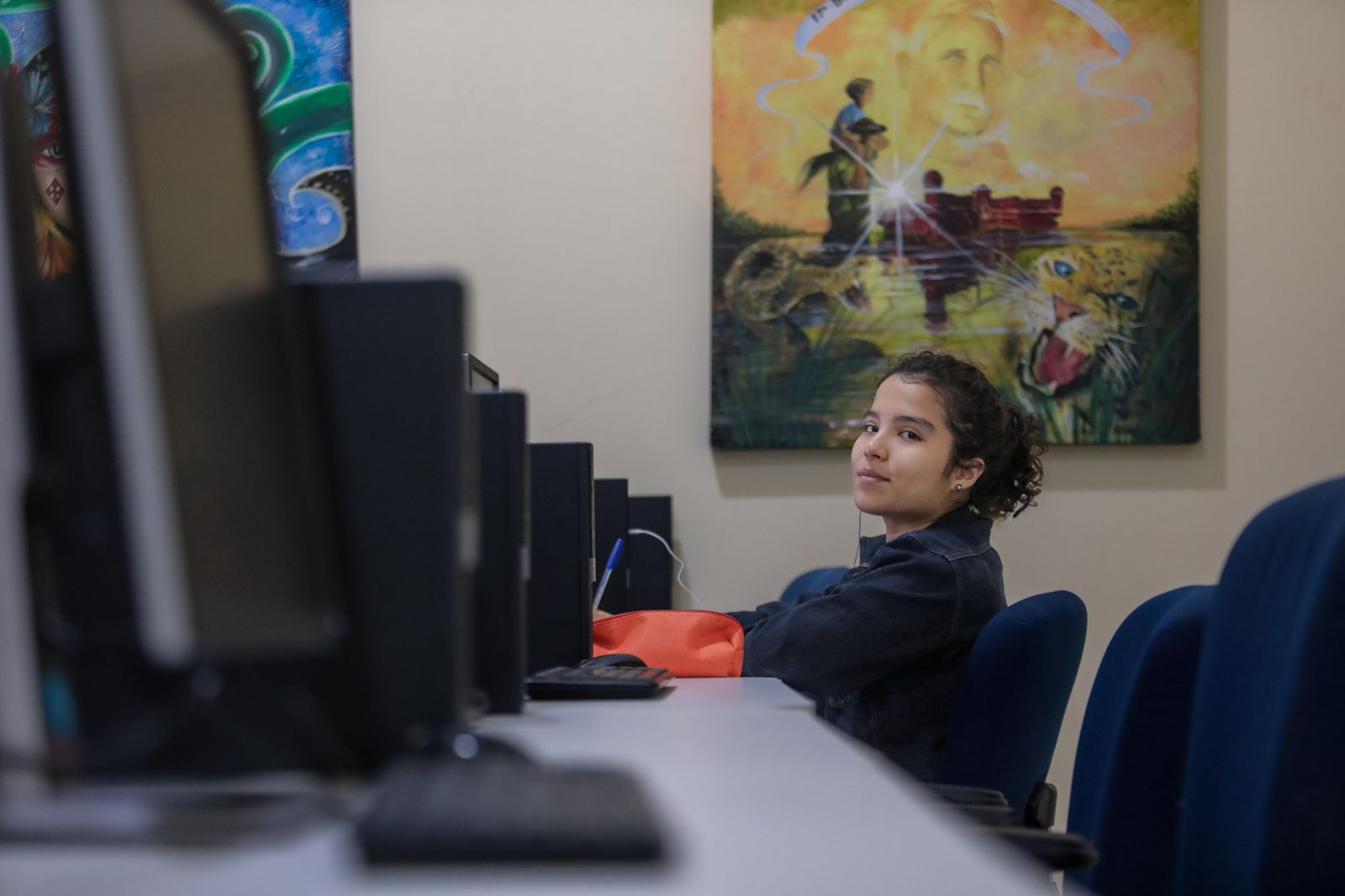 Izabeli Pacheco utiliza sala digital para estudos diários