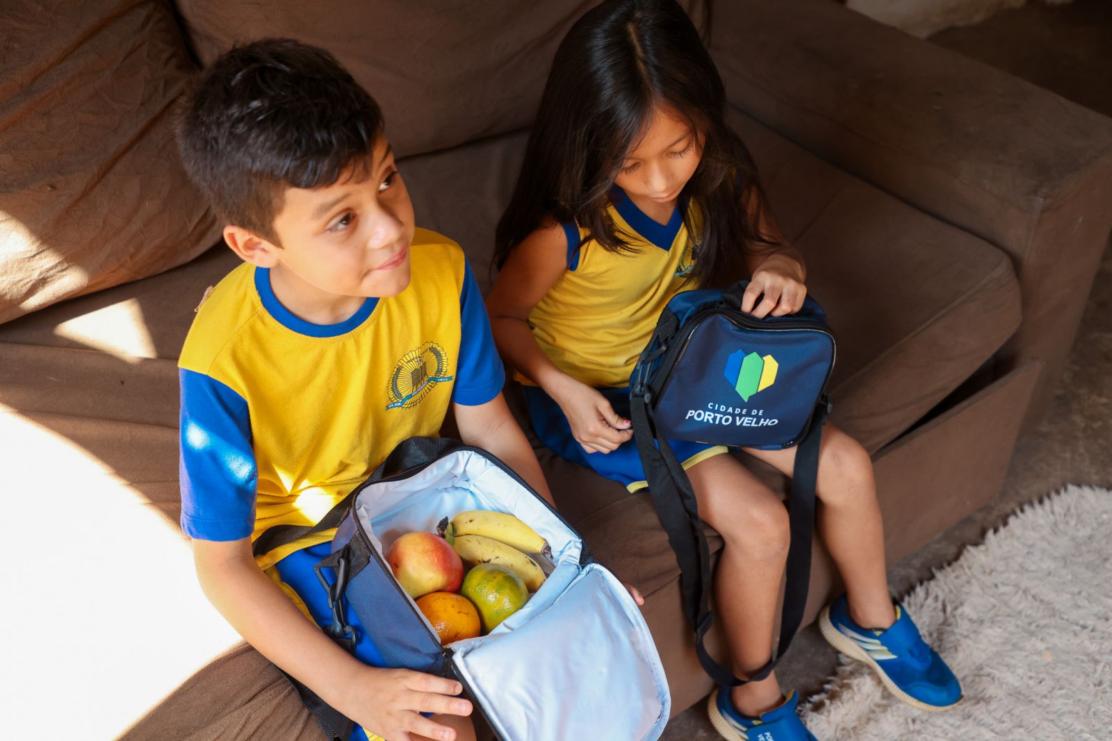 Luís e a Helena não gostam de bolachas, preferem as frutas