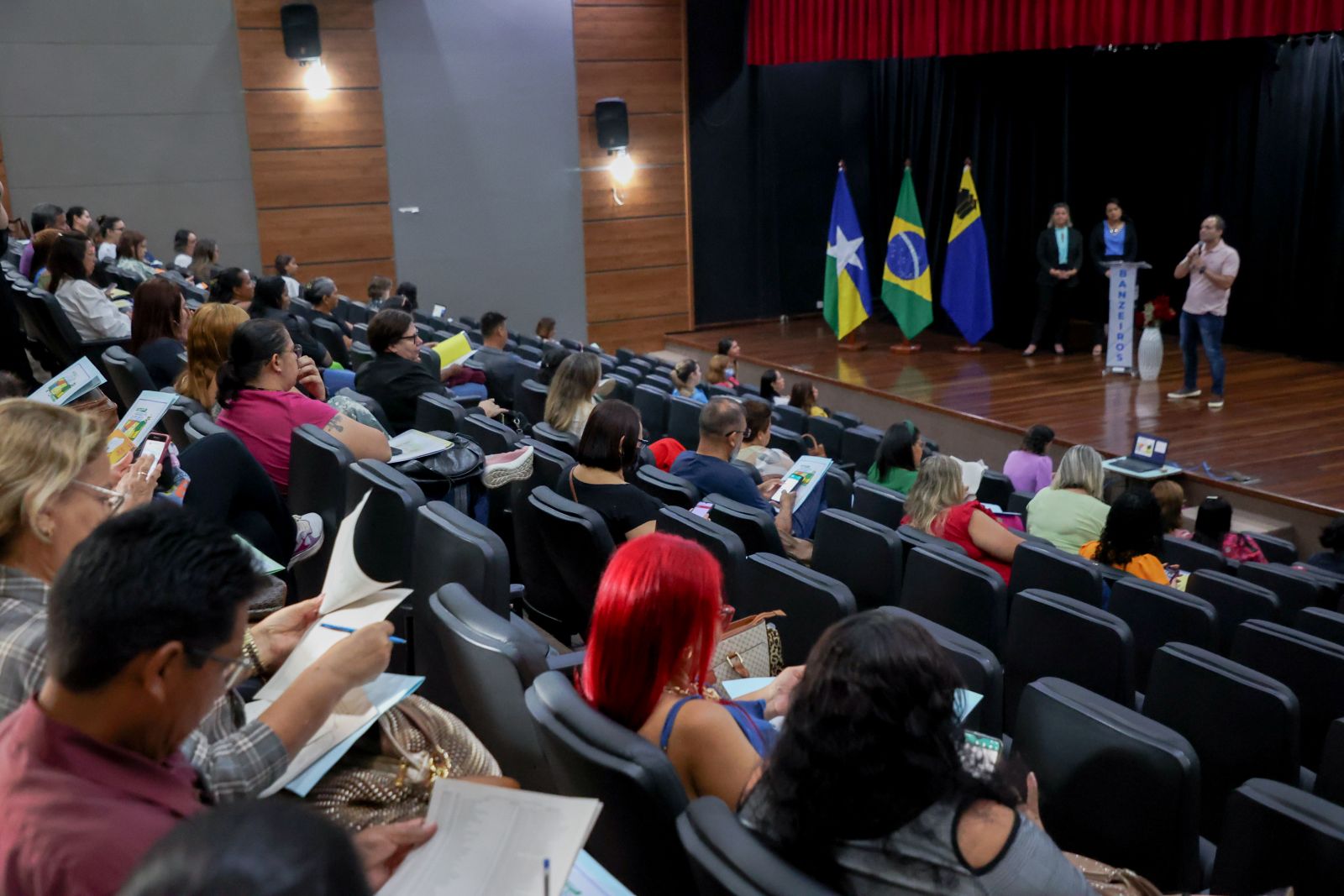 Encontro reuniu representantes da saúde e educação para apresentação do programa