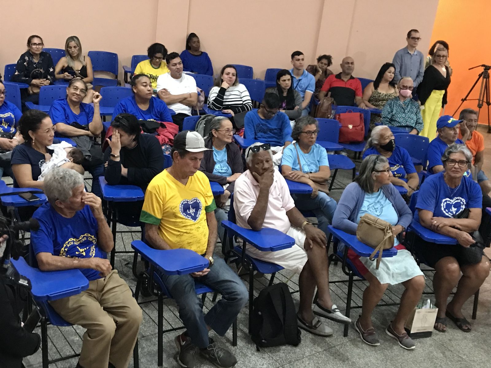 Participaram idosos, familiares e cuidadores, além dos palestrantes convidados