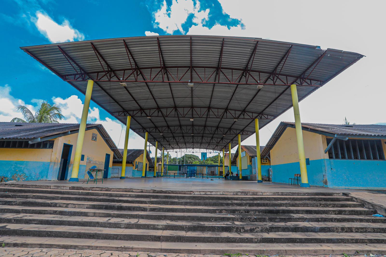 Escola localizada no bairro Costa e Silva passa por reforma 