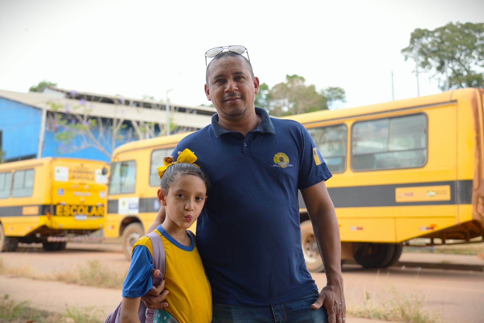 Tiago da Silva com sua filha Thifani da Silva, de oito anos