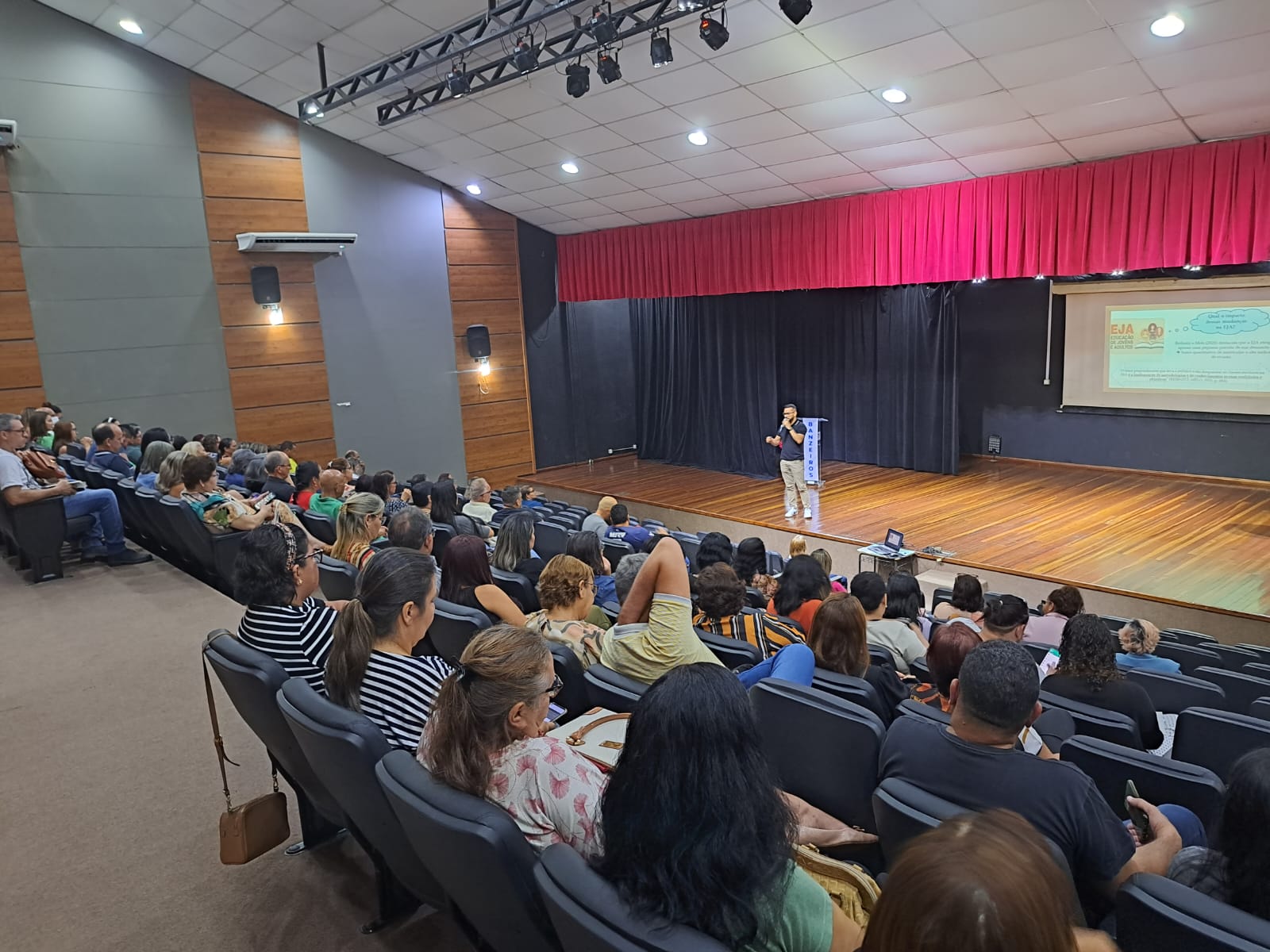 As aulas para o ensino fundamental e EJA começam na terça-feira (7)