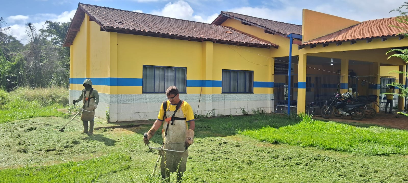 DPLCR segue executando desde o início do ano o cronograma de limpeza nas unidades escolares rurais de Porto Velho
