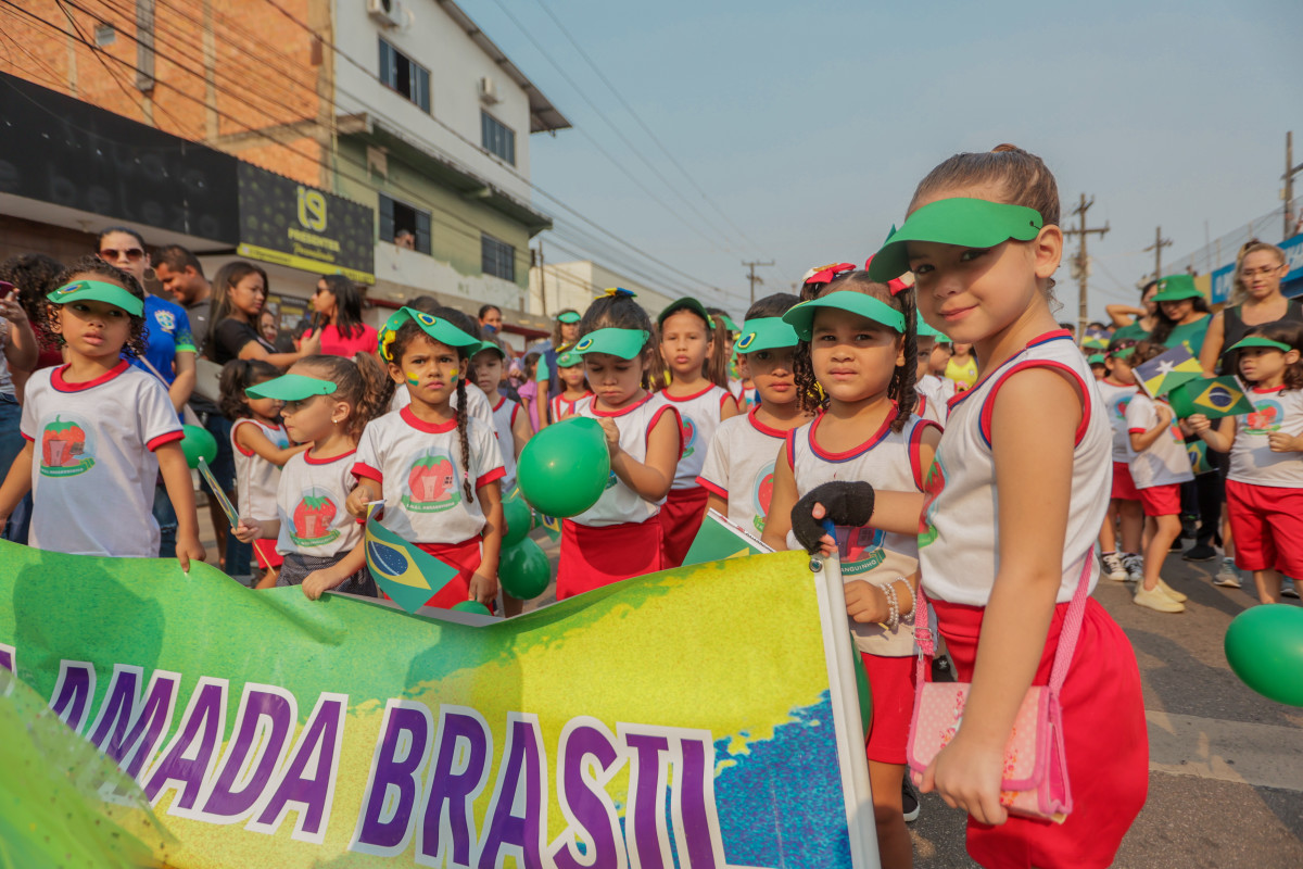 Projeto busca resgatar o respeito e o entusiasmo pelos símbolos nacionais dentro da rede municipal de ensino